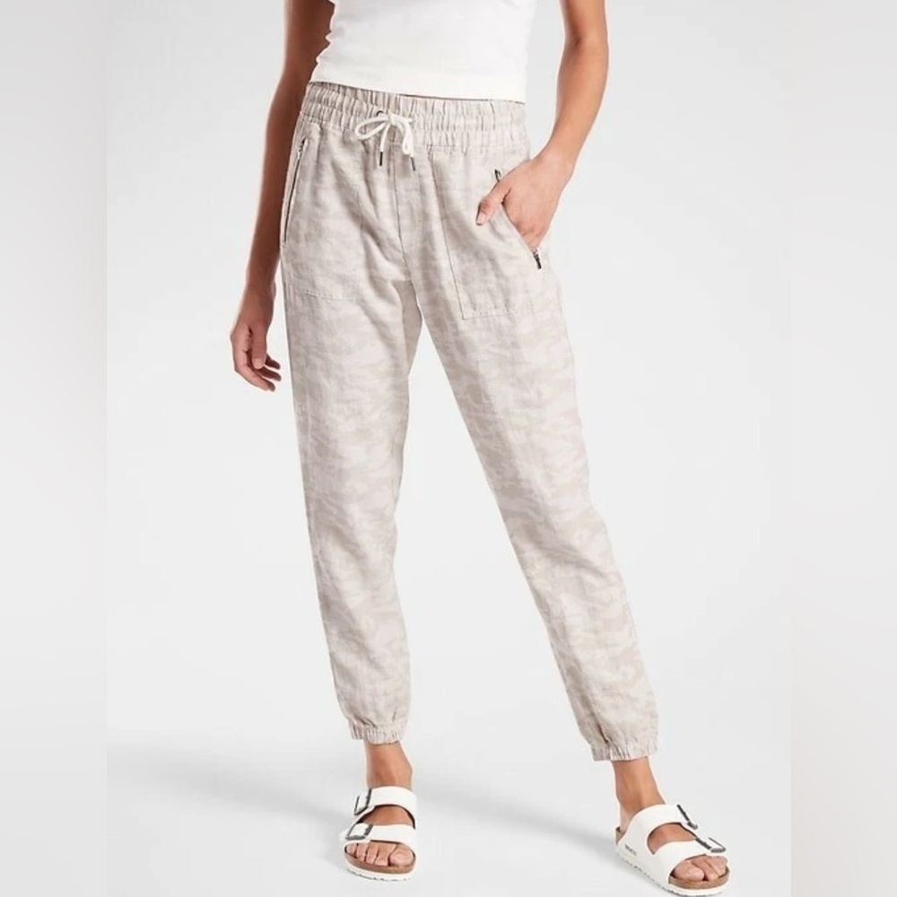 Athleta Cabo Linen Tide Linen Jogger in Neutral Camo Print Sz 0